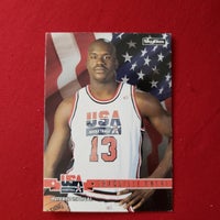 Load image into Gallery viewer, 1994 Skybox USA Shaquille O'Neal #67 Dream Team 2 HOF SHIPPING INCLUDED