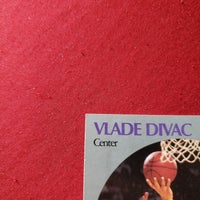 Load image into Gallery viewer, 1990 NBAHoops Vlade Divac RC #154 L.A. Lakers FIBA HOF SHIPPING INCLUDED