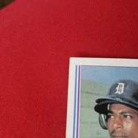 Load image into Gallery viewer, 1982 Topps Lou Whitiker #39 Detroit Tigers SHIPPING IS INCLUDED
