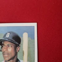 Load image into Gallery viewer, 1982 Topps Lou Whitiker #39 Detroit Tigers SHIPPING IS INCLUDED
