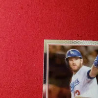 Load image into Gallery viewer, 2022 Topps Chrome Max Muncy #42 Los Angeles Dodgers SHIPPING IS INCLUDED
