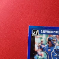 Load image into Gallery viewer, 2018 Donruss Salvador Perez Blue Halo #190 KC Royals SHIPPING IS INCLUDED
