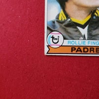 Load image into Gallery viewer, 1979 Topps Rollie Fingers #390 Padres HOF SHIPPING IS INCLUDED
