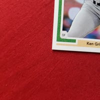 Load image into Gallery viewer, 1991 Upper Deck Ken Griffey Jr. #555 HOF Seattle Mariners SHIPPING IS INCLUDED
