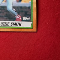 Load image into Gallery viewer, 1990 Topps Ozzie Smith #590 Cardinals HOF SHIPPING IS INCLUDED

