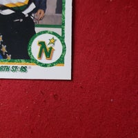 Load image into Gallery viewer, 1991 Upper Deck Mike Modano RC #46 Dallas Stars SHIPPED AND INSURED

