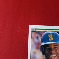 Load image into Gallery viewer, Rare spelling ERROR &quot;SIMULTANIOUSLY&quot; 1990 Upper Deck Ken Griffey Jr #156 Seattle Mariners SHIPPING IS INCLUDED
