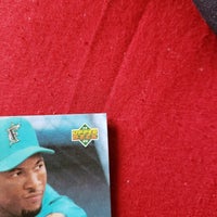 Load image into Gallery viewer, 1994 Upper Deck Gary Sheffield RC The Future is now 25 years old #50 Miami Marlins SHIPPING INCLUDED

