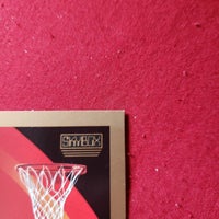 Load image into Gallery viewer, 1991 Skybox Patrick Ewing #187 Knicks HOF Dream Team SHIPPING IS INCLUDED
