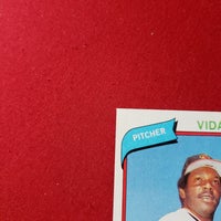 Load image into Gallery viewer, 1980 Topps Vida Blue #30 San Francisco Giants HOF SHIPPING IS INCLUDED
