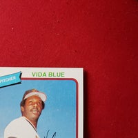 Load image into Gallery viewer, 1980 Topps Vida Blue #30 San Francisco Giants HOF SHIPPING IS INCLUDED
