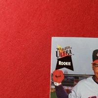 Load image into Gallery viewer, 1993 Fleer Ultra Manny Ramirez RC #545 Boston Red Sox HOF SHIPPING IS INCLUDED
